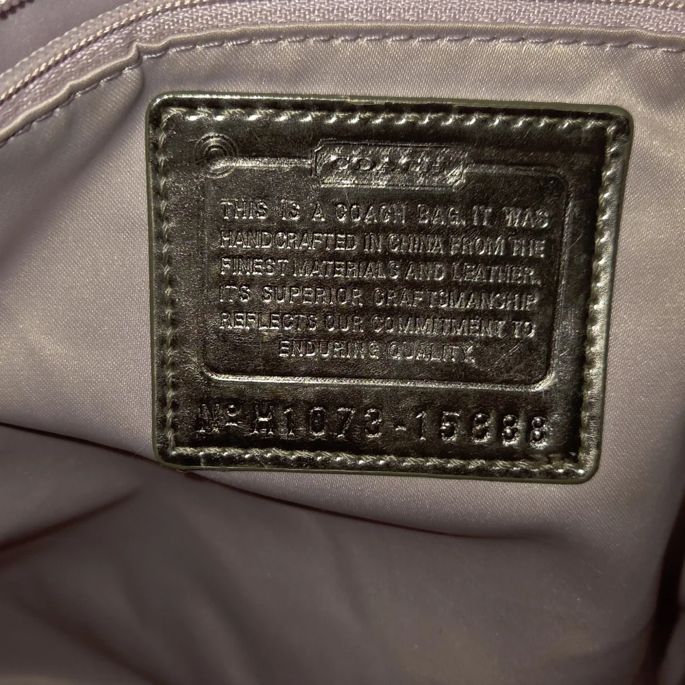 Coach 2Pc Poppy Limited Edition New York City Tote + Wristlet - Picture 11 of 13